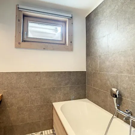 4p Avec Terrasse Et Vue Mont Blanc - Fr-1-560-24 Apartment